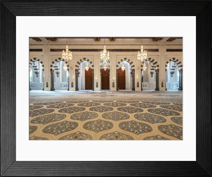 Framed Print : Male praying room of the Sultan Qaboos Mosque with decorated carpet and many arches Framed Print : Male praying room of the Sultan Qaboos Mosque with decorated carpet and many arches