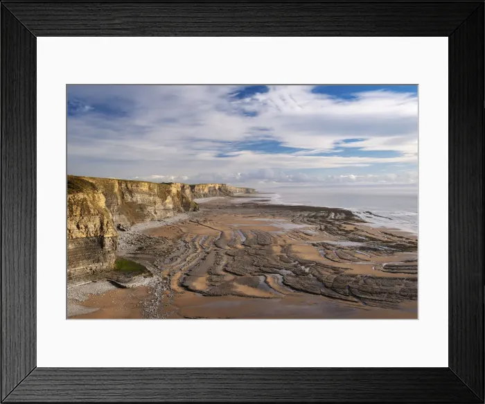 Framed Print : Dramatic coastline of Glamorgan Heritage Coast near Dunraven Bay, South Wales
