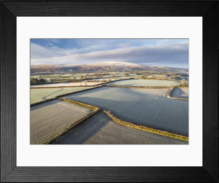 Framed Print : Rolling Dartmoor countryside at dawn on a frosty winter morning, Devon, England Framed Print : Rolling Dartmoor countryside at dawn on a frosty winter morning, Devon, England