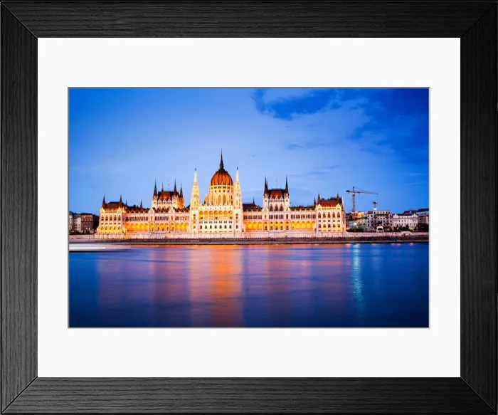Framed Print : The Hungarian Parliament Building on the banks of the River Danube in Pest Framed Print : The Hungarian Parliament Building on the banks of the River Danube in Pest