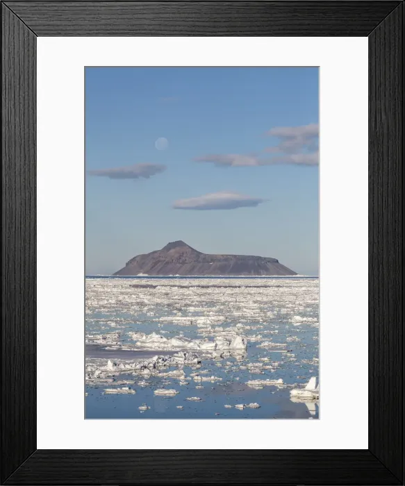 Framed Print : The nearly full supermoon over Cogburn Island, Weddell Sea, Antarctica, Polar Regions Framed Print : The nearly full supermoon over Cogburn Island, Weddell Sea, Antarctica, Polar Regions
