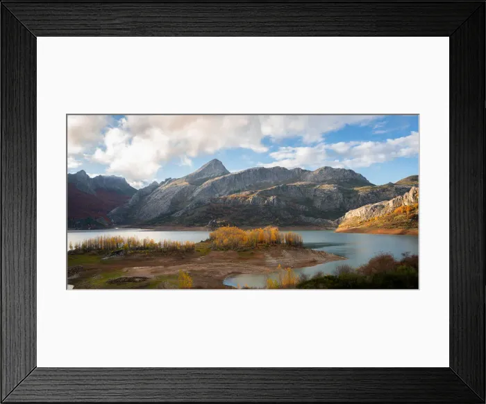 Framed Print : Panorama of Riano mountain range in Picos de Europa National Park, Leon, Spain, Europe Framed Print : Panorama of Riano mountain range in Picos de Europa National Park, Leon, Spain, Europe