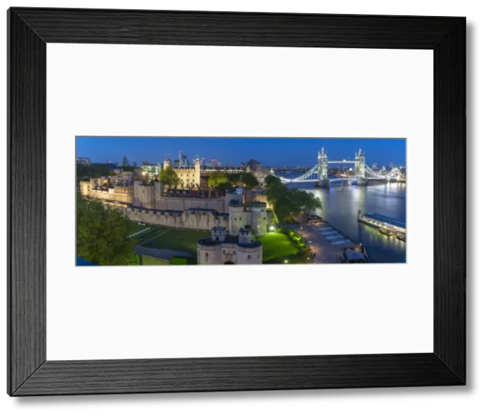 Framed Print : View of the Tower of London, UNESCO World Heritage Site Framed Print : View of the Tower of London, UNESCO World Heritage Site