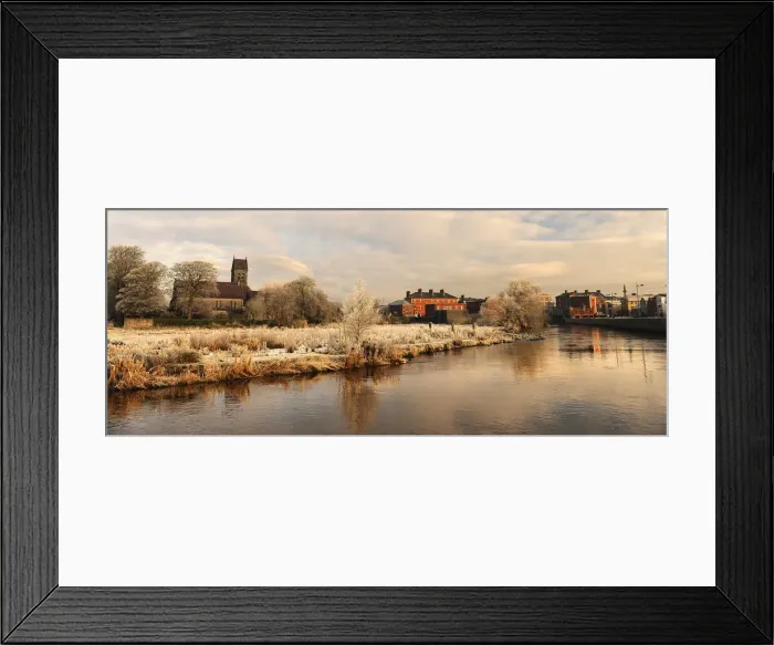 Framed Print : A frosted river at sunrise in the town of Galway, County Galway, Connacht Framed Print : A frosted river at sunrise in the town of Galway, County Galway, Connacht