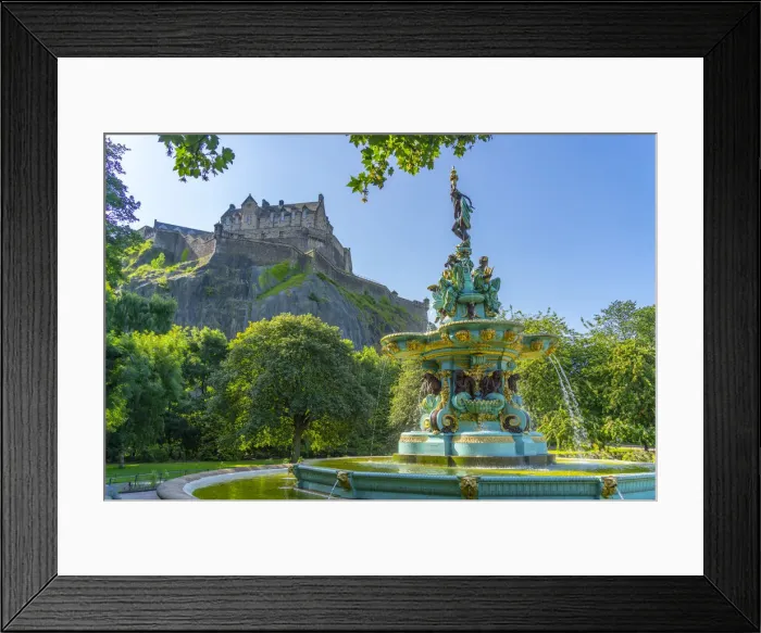Framed Print : View of the Ross Fountain and Edinburgh Castle, West Princes Street Gardens, Edinburgh Framed Print : View of the Ross Fountain and Edinburgh Castle, West Princes Street Gardens, Edinburgh