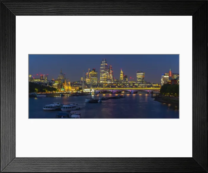 Framed Print : View of Blackfriars Bridge over the River Thames, St. Paul Framed Print : View of Blackfriars Bridge over the River Thames, St. Paul