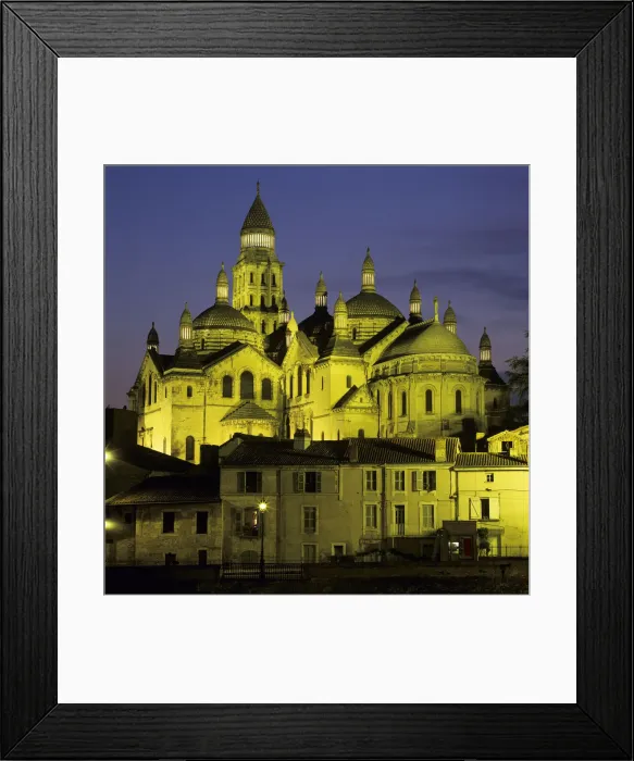Framed Print : Saint Front Cathedral floodlit at dusk, Perigueux, Dordogne region, Nouvelle Aquitaine Framed Print : Saint Front Cathedral floodlit at dusk, Perigueux, Dordogne region, Nouvelle Aquitaine