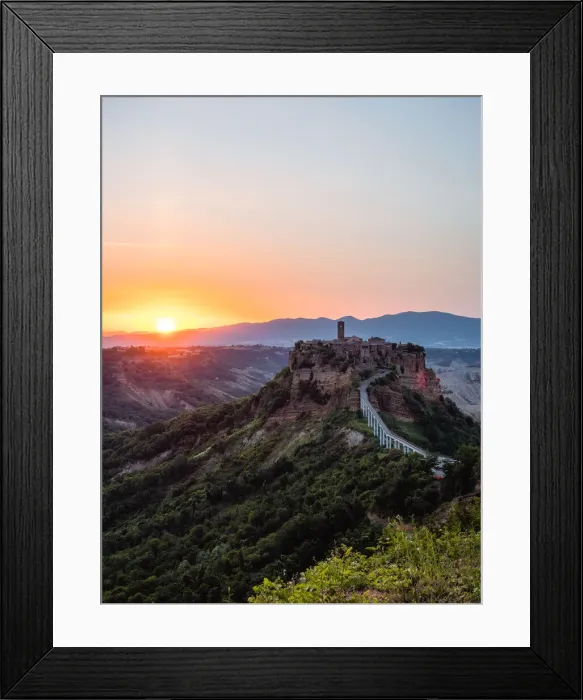 Framed Print : Sunrise view of The Dying City of Civita di Bagnoregio, Viterbo, Lazio, Italy, Europe Framed Print : Sunrise view of The Dying City of Civita di Bagnoregio, Viterbo, Lazio, Italy, Europe