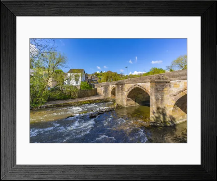 Framed Print : View of bridge over the Derwent River in Matlock Town, Derbyshire, England Framed Print : View of bridge over the Derwent River in Matlock Town, Derbyshire, England