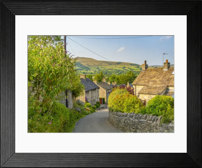 Framed Print : View of Castleton village in the Hope Valley, Peak District National Park, Derbyshire Framed Print : View of Castleton village in the Hope Valley, Peak District National Park, Derbyshire