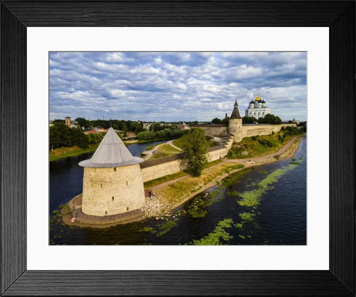 Framed Print : Aerial of the Kremlin of Pskov, UNESCO World Heritage Site, Pskov, Russia, Europe Framed Print : Aerial of the Kremlin of Pskov, UNESCO World Heritage Site, Pskov, Russia, Europe