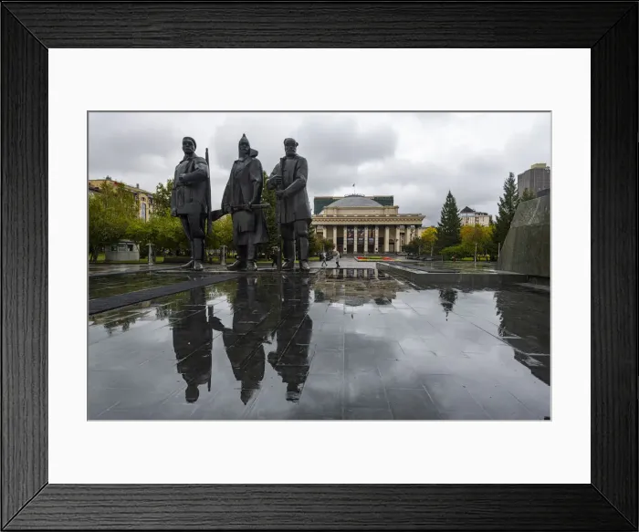 Framed Print : Lenin statue on Lenin Square, Novosibirsk, Novosibirsk Oblast, Russia, Eurasia Framed Print : Lenin statue on Lenin Square, Novosibirsk, Novosibirsk Oblast, Russia, Eurasia