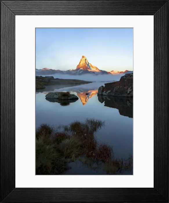 Framed Print : Stellisee lake and Matterhorn at sunrise in autumn, Zermatt, Valais Canton, Swiss Alps Framed Print : Stellisee lake and Matterhorn at sunrise in autumn, Zermatt, Valais Canton, Swiss Alps