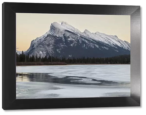 Sunset at Mount Rundle and Vermillion Lakes with ice and snow, Banff National Park, UNESCO World Heritage Site, Alberta, Canadian Rockies, Canada, North America