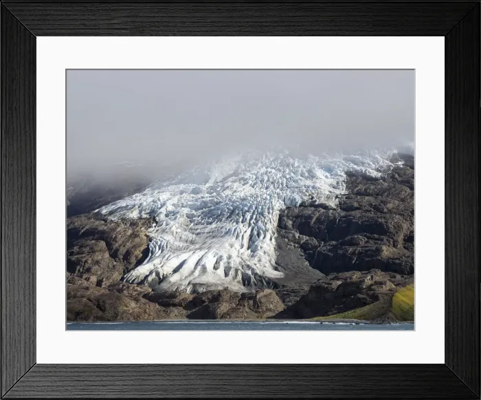 Framed Print : Ice and snow covered mountains with glaciers in King Haakon Bay, South Georgia, South Atlantic, Polar Regions Framed Print : Ice and snow covered mountains with glaciers in King Haakon Bay, South Georgia, South Atlantic, Polar Regions