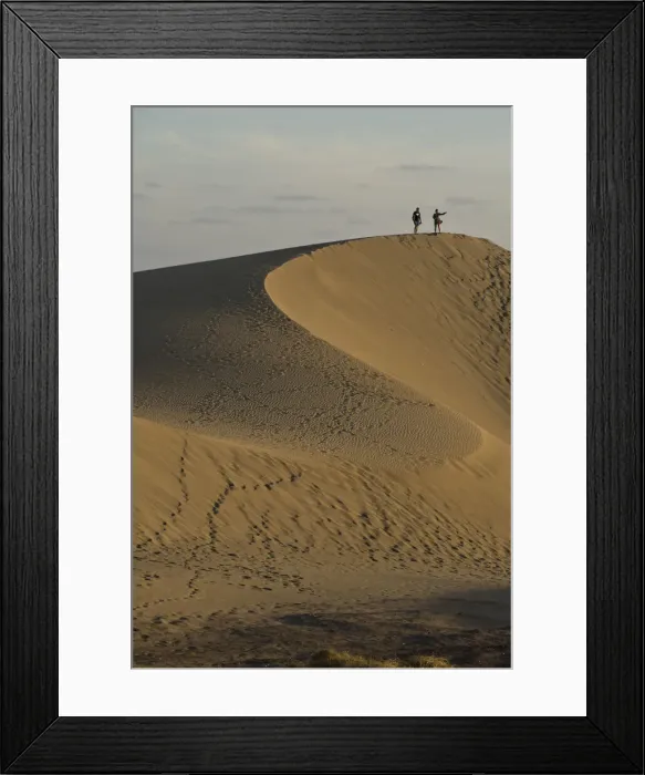 Framed Print : People watching the sunset and taking selfie photos at Maspalomas sand dunes, near Playa de los Ingleses, Gran Canaria, Canary Islands, Spain, Atlantic, Europe Framed Print : People watching the sunset and taking selfie photos at Maspalomas sand dunes, near Playa de los Ingleses, Gran Canaria, Canary Islands, Spain, Atlantic, Europe