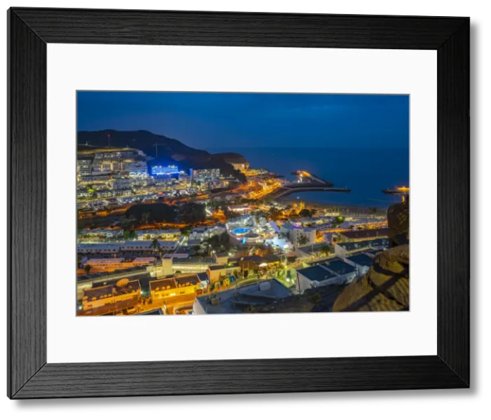 Framed Print : View of Puerto Rico from elevated position at dusk, Playa de Puerto Rico, Gran Canaria, Canary Islands, Spain, Atlantic, Europe Framed Print : View of Puerto Rico from elevated position at dusk, Playa de Puerto Rico, Gran Canaria, Canary Islands, Spain, Atlantic, Europe