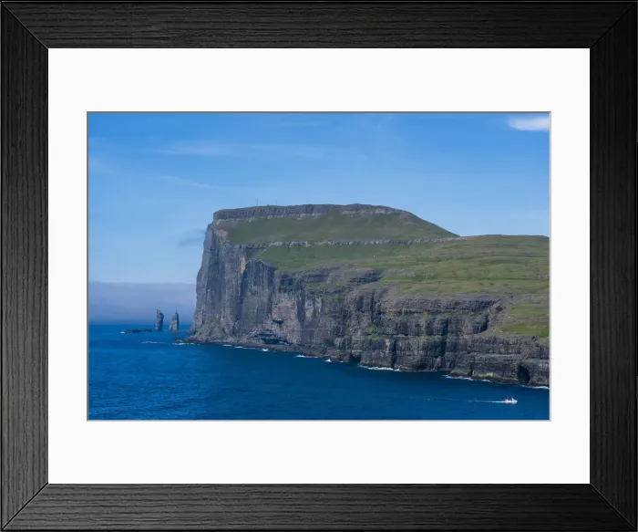 Framed Print : Risin og Kellingin rocks, Eysturoy Island, Faroe Islands, Denmark, Europe Framed Print : Risin og Kellingin rocks, Eysturoy Island, Faroe Islands, Denmark, Europe