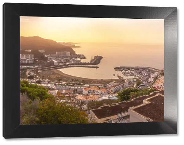 View of Puerto Rico from elevated position at sunrise, Playa de Puerto Rico, Gran Canaria, Canary Islands, Spain, Atlantic, Europe