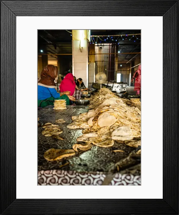 Framed Print : A pile of fresh roti being sorted at the Golden Temple, Amritsar, Punjab, India, Asia Framed Print : A pile of fresh roti being sorted at the Golden Temple, Amritsar, Punjab, India, Asia