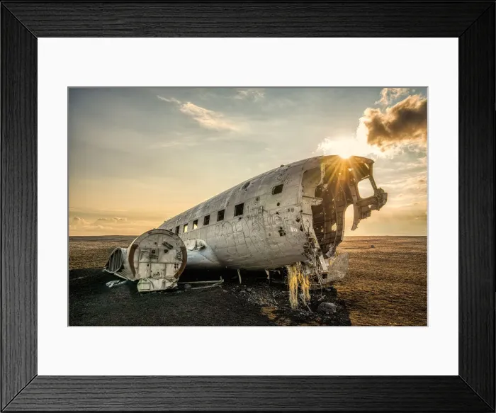 Framed Print : A crashed DC3 aircraft on a black sand beach near Vik, Iceland, Polar Regions