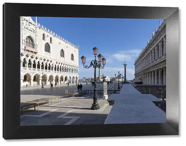 Perspective of the Doges Palace and the Marciana Library, Piazzetta San Marco, Venice, UNESCO World Heritage Site, Veneto, Italy, Europe