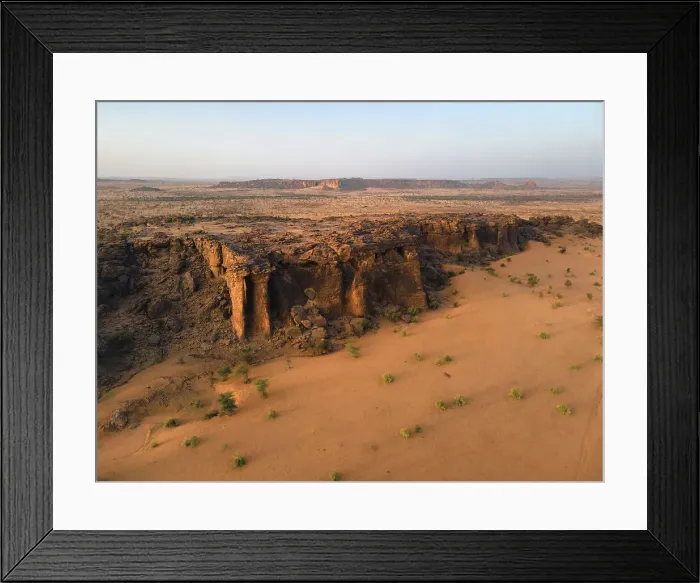 Framed Print : A group of peculiar rock formations between Kiffa and Ayoun, Mauritania, Sahara Desert, West Africa, Africa Framed Print : A group of peculiar rock formations between Kiffa and Ayoun, Mauritania, Sahara Desert, West Africa, Africa