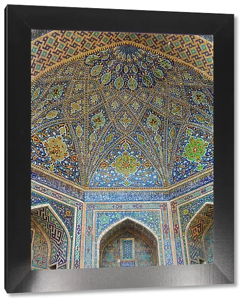 Entrance Ceiling and Wall Tiles, Tilla-Kari Madrassah, completed 1660, Registan Square, UNESCO World Heritage Site, Samarkand, Uzbekistan, Central Asia, Asia