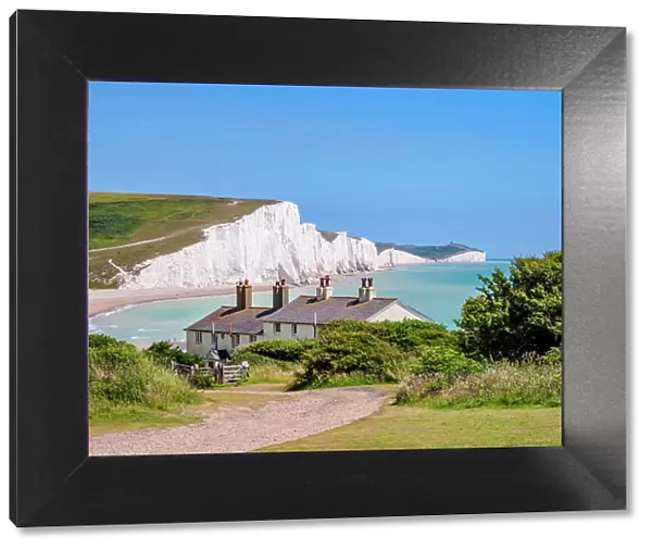 Coastguard Cottages and Seven Sisters Cliffs, Cuckmere Haven, South Downs National Park, East Sussex, England, United Kingdom, Europe