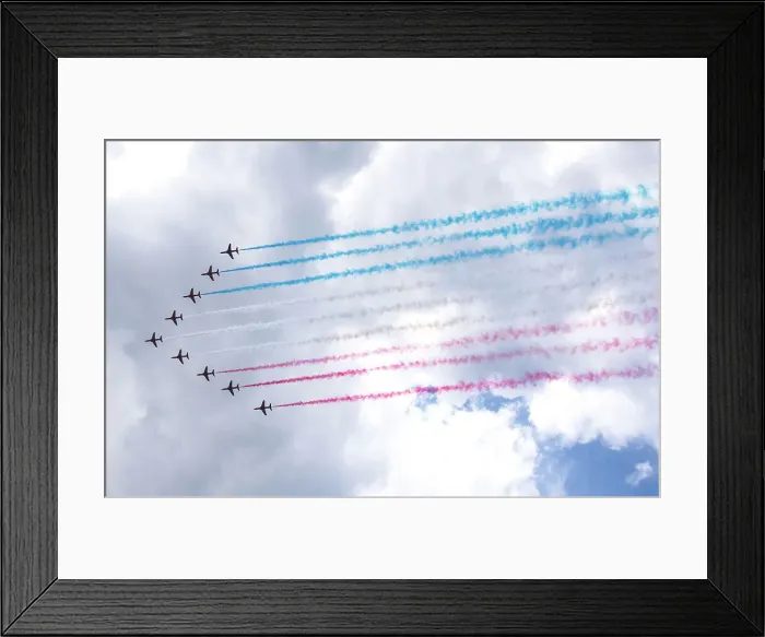 Framed Print : RAF Red Arrows flypast during 2022 Trooping the Colour celebrations, marking the Queen's official birthday and her 70 year Jubilee, London, England, United Kingdom, Europe Framed Print : RAF Red Arrows flypast during 2022 Trooping the Colour celebrations, marking the Queen's official birthday and her 70 year Jubilee, London, England, United Kingdom, Europe