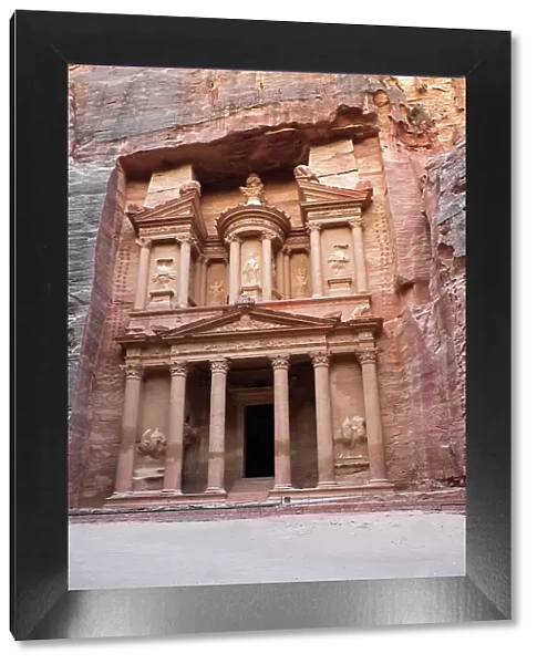 Petra Treasury (El Khazneh) facade in the early morning, Petra, UNESCO World Heritage Site, Jordan, Middle East