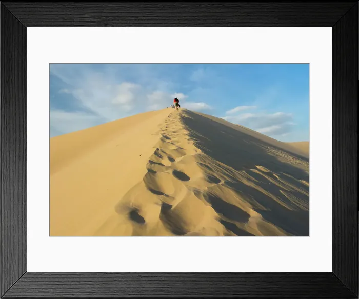 Framed Print : People walking up sand dune, Huacachina, Peru, South America Framed Print : People walking up sand dune, Huacachina, Peru, South America