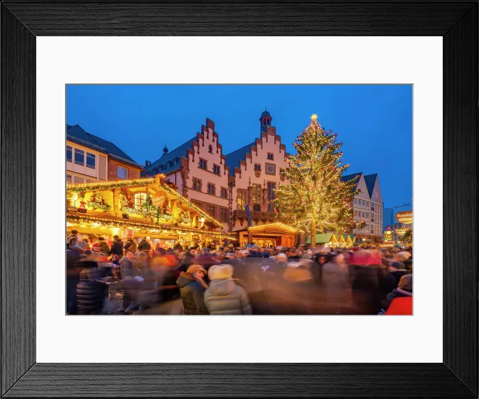 Framed Print : View of Christmas Market on Roemerberg Square at dusk, Frankfurt am Main, Hesse, Germany, Europe Framed Print : View of Christmas Market on Roemerberg Square at dusk, Frankfurt am Main, Hesse, Germany, Europe