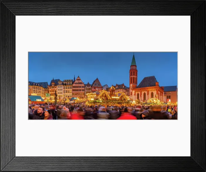 Framed Print : View of Christmas Market on Roemerberg Square at dusk, Frankfurt am Main, Hesse, Germany, Europe Framed Print : View of Christmas Market on Roemerberg Square at dusk, Frankfurt am Main, Hesse, Germany, Europe