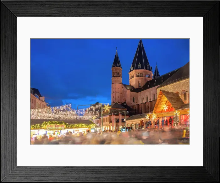 Framed Print : View of Christmas Market and Cathedral in Domplatz, Mainz, Rhineland-Palatinate, Germany, Europe Framed Print : View of Christmas Market and Cathedral in Domplatz, Mainz, Rhineland-Palatinate, Germany, Europe