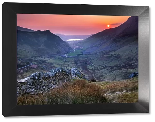 Sunset over the Nantlle Valley from Glogwyngarreg, Snowdonia National Park, Eryri, North Wales, United Kingdom, Europe