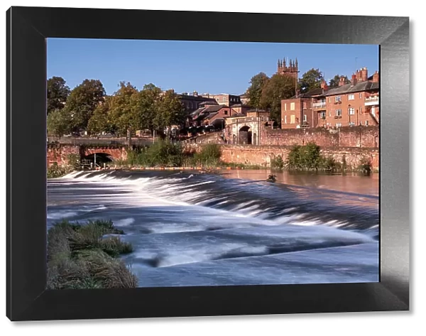 Chester Weir on the River Dee below Bridgegate in autumn, Chester, Cheshire, England, United Kingdom, Europe