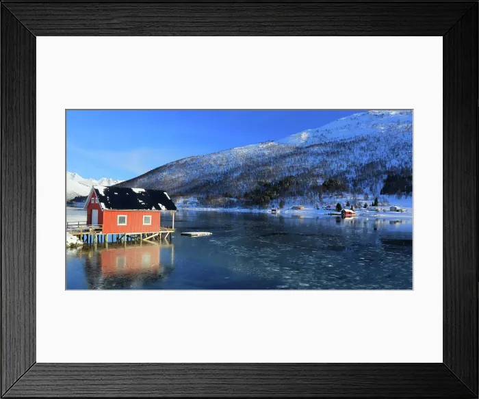 Framed Print : Rorbu near Sommaroy, Troms og Finnmark, north west Norway, Scandinavia, Europe Framed Print : Rorbu near Sommaroy, Troms og Finnmark, north west Norway, Scandinavia, Europe