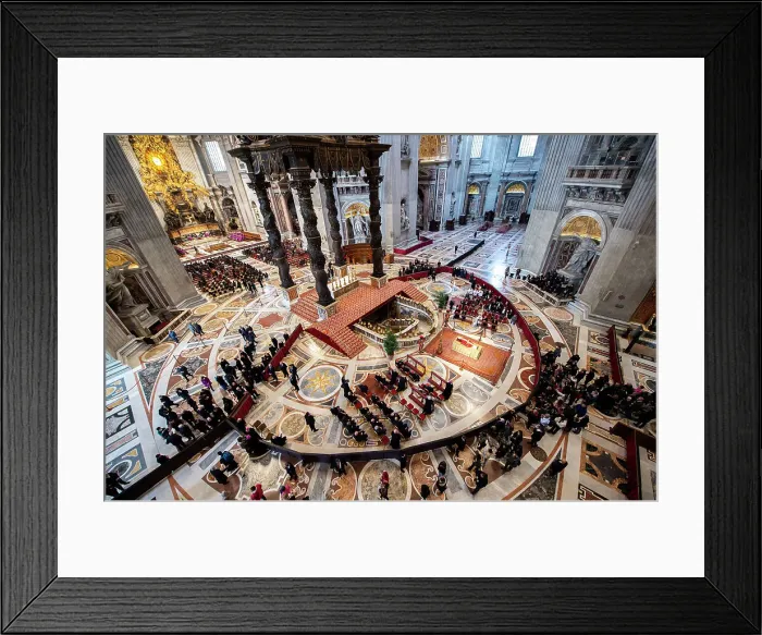 Framed Print : The body of Pope Emeritus Benedict XVI lying in State at St. Peter's Basilica in the Vatican, January 3, 2023, Vatican, Rome, Lazio, Italy, Europe Framed Print : The body of Pope Emeritus Benedict XVI lying in State at St. Peter's Basilica in the Vatican, January 3, 2023, Vatican, Rome, Lazio, Italy, Europe