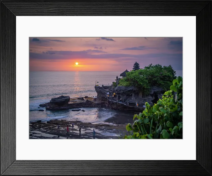 Framed Print : View of Tanah Lot, traditional Balinese temple at sunset, Beraban, Kediri, Tabanan Regency, Bali, Indonesia, South East Asia, Asia Framed Print : View of Tanah Lot, traditional Balinese temple at sunset, Beraban, Kediri, Tabanan Regency, Bali, Indonesia, South East Asia, Asia