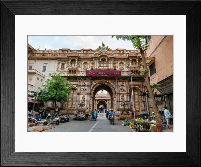 Framed Print : Swaminarayan Pakodi Centre, UNESCO World Heritage Site, Ahmedabad, Gujarat, India, Asia Framed Print : Swaminarayan Pakodi Centre, UNESCO World Heritage Site, Ahmedabad, Gujarat, India, Asia