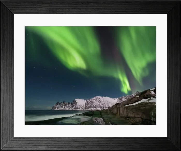 Framed Print : The Aurora Borealis (Northern Lights) display over The Devils Jaw (Devils Teeth) (Okshornan mountains), Tungeneset, Senja, Troms og Finnmark County, Norway, Scandinavia, Europe Framed Print : The Aurora Borealis (Northern Lights) display over The Devils Jaw (Devils Teeth) (Okshornan mountains), Tungeneset, Senja, Troms og Finnmark County, Norway, Scandinavia, Europe