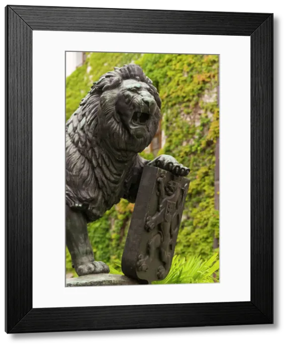 Framed Print : Statue of lion with Czech coat of arms, Strahov Monastery, Prague, Czech Republic (Czechia), Europe Framed Print : Statue of lion with Czech coat of arms, Strahov Monastery, Prague, Czech Republic (Czechia), Europe