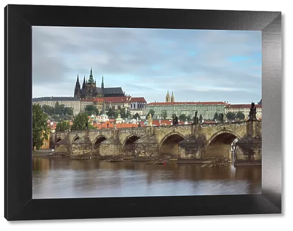 Prague Castle and Charles Bridge, UNESCO World Heritage Site, Prague, Bohemia, Czech Republic (Czechia), Europe