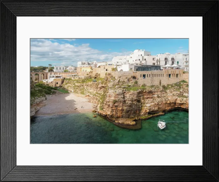 Framed Print : View of beach and old town on limestone cliffs, Polignano a Mare, Puglia, Italy, Europe Framed Print : View of beach and old town on limestone cliffs, Polignano a Mare, Puglia, Italy, Europe