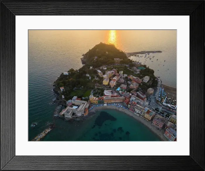 Framed Print : Aerial view of Sestri Levante and its Baia del Silenzio at sunset, Genova, Liguria, Italy, Europe Framed Print : Aerial view of Sestri Levante and its Baia del Silenzio at sunset, Genova, Liguria, Italy, Europe