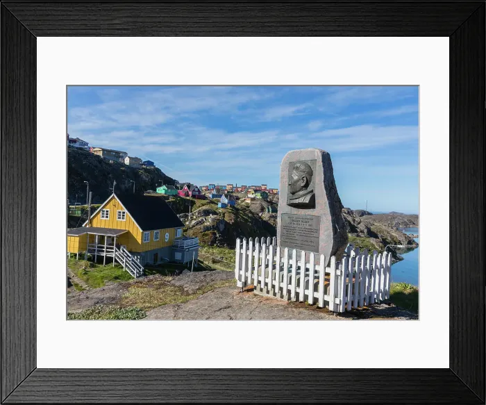 Framed Print : The colorful Danish town of Sisimiut, Western Greenland, Polar Regions Framed Print : The colorful Danish town of Sisimiut, Western Greenland, Polar Regions