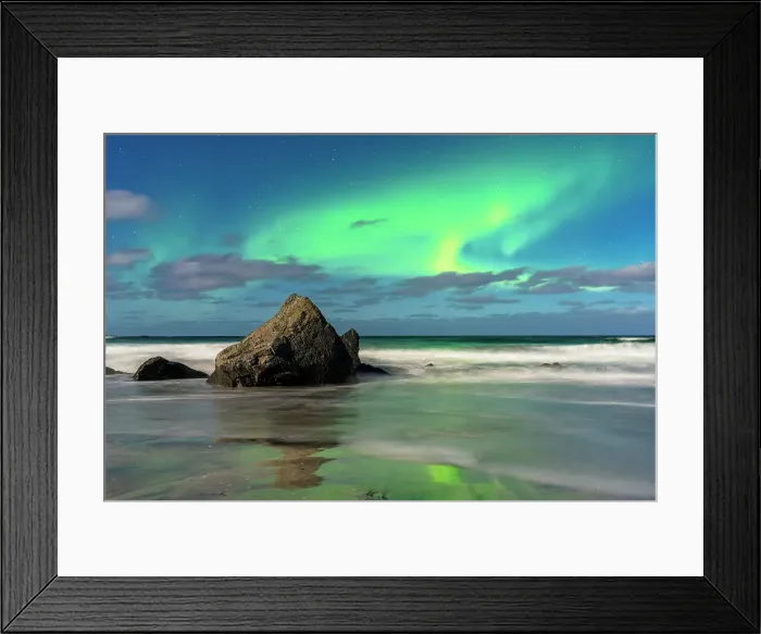Framed Print : Waves crashing on rocks under a bright sky with te Aurora Borealis (Northern Lights), Skagsanden beach, Ramberg, Lofoten Islands, Nordland, Norway, Scandinavia, Europe Framed Print : Waves crashing on rocks under a bright sky with te Aurora Borealis (Northern Lights), Skagsanden beach, Ramberg, Lofoten Islands, Nordland, Norway, Scandinavia, Europe