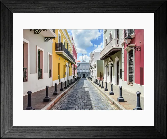 Framed Print : A colourful colonial street in San Juan, Puerto Rico, Caribbean, Central America Framed Print : A colourful colonial street in San Juan, Puerto Rico, Caribbean, Central America