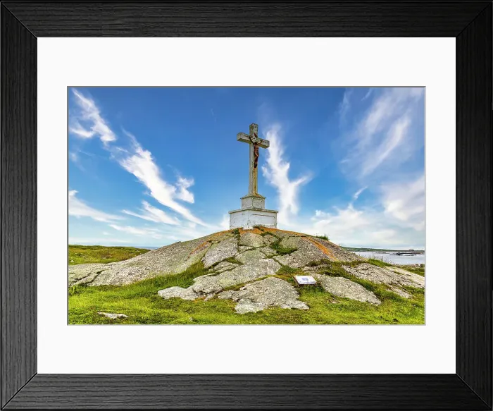 Framed Print : Old Christian cross, Ile aux Marins, fishermen's island, Territorial Collectivity of Saint-Pierre and Miquelon, Overseas Collectivity of France, North America Framed Print : Old Christian cross, Ile aux Marins, fishermen's island, Territorial Collectivity of Saint-Pierre and Miquelon, Overseas Collectivity of France, North America